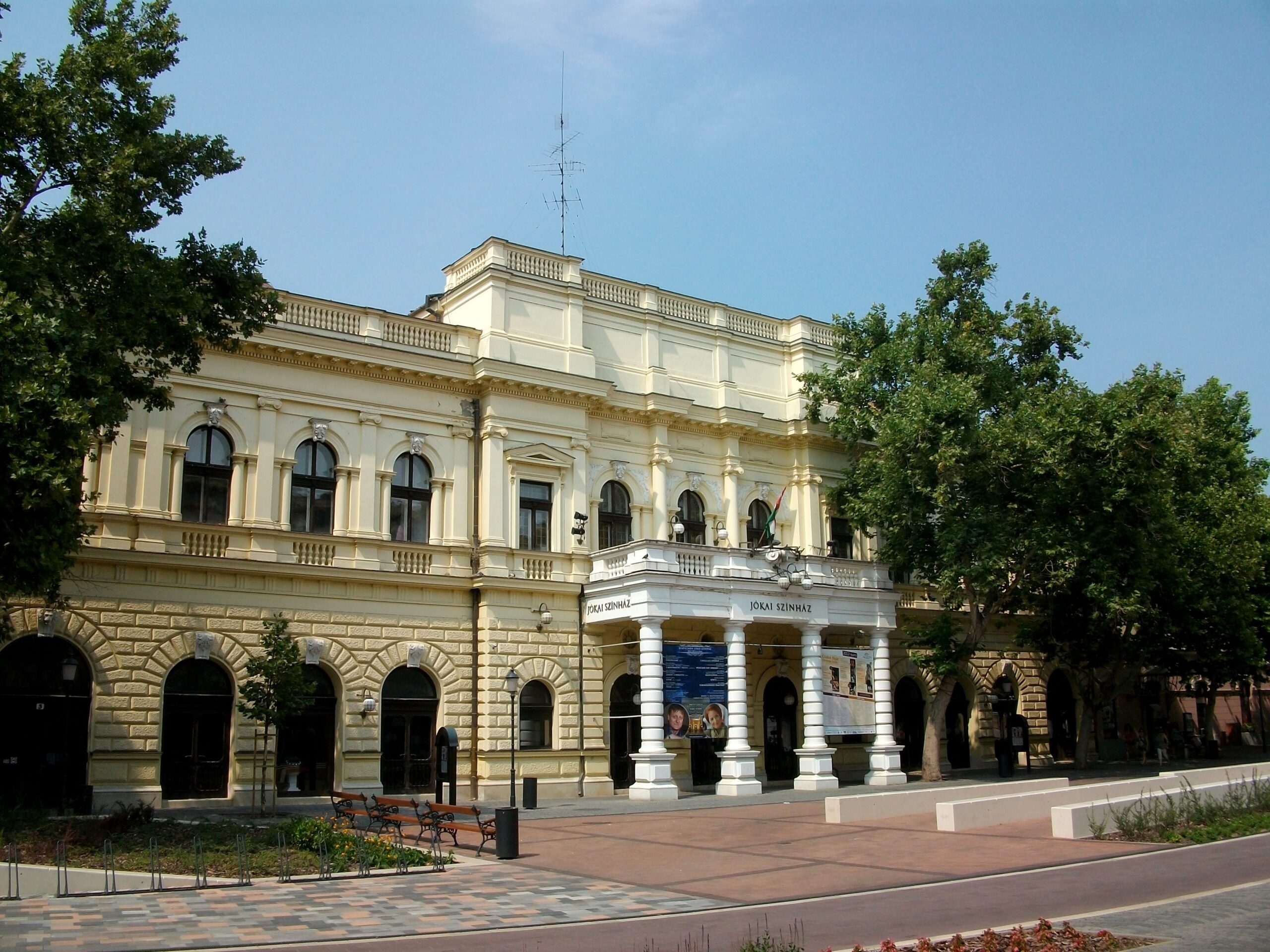 békéscsaba jókai színház