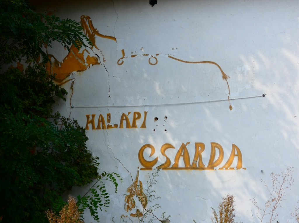 A halápi csárda jelenlegi állapotában A halápi csárda jelenlegi állapotában Debrecen közelében