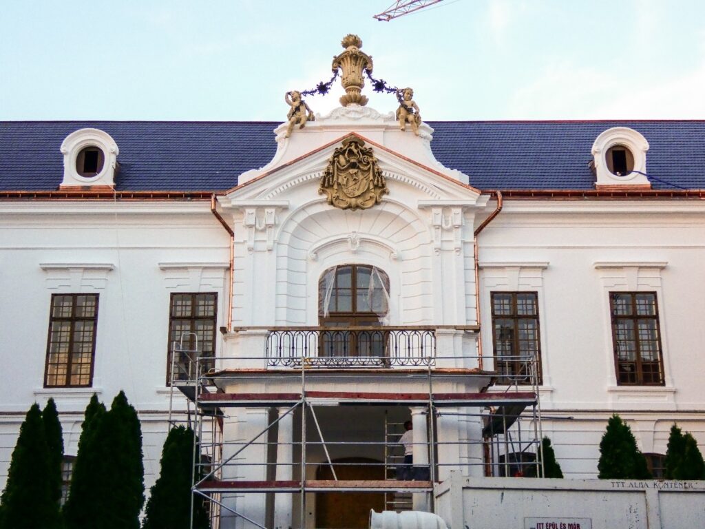 veszprém érseki palota építészet látnivalók